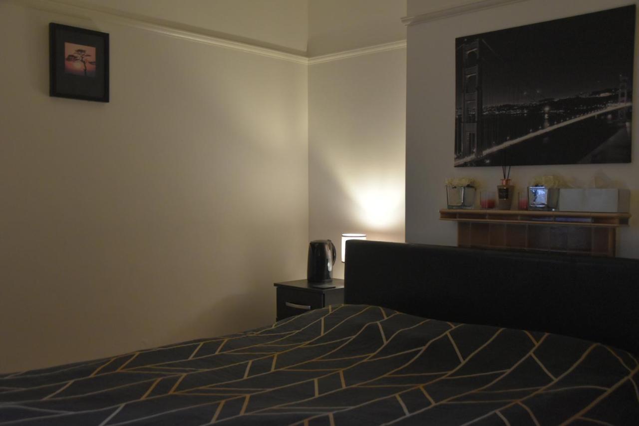 Hôtel Clarendon House à Luton  Extérieur photo