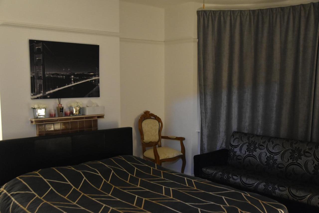 Hôtel Clarendon House à Luton  Extérieur photo